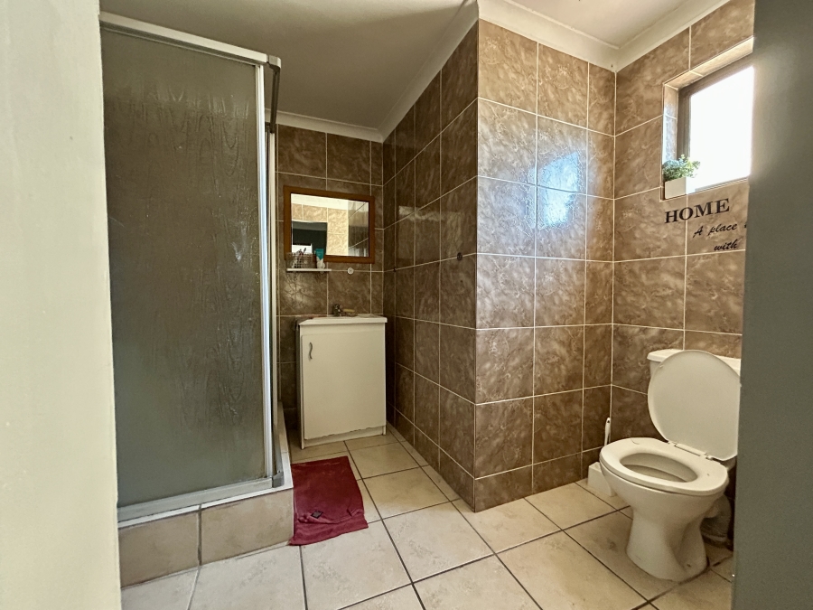2 Bedroom Property for Sale in Fairfield Estate Western Cape